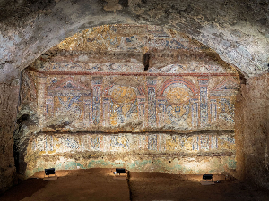 Mозаик стар 2.300 година од шкољки и корала откривен у центру Рима