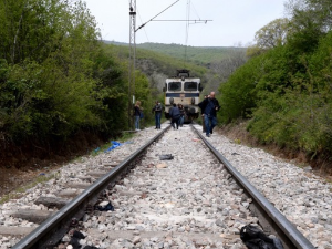 Путнички воз налетео на раднике код Постојне у Словенији, двоје погинуло