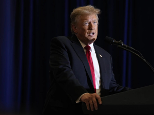 Трампови адвокати траже одбацивање федералне оптужнице да је хтео да поништи изборе