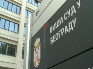 Суд због инцидената испред Скупштине Града одредио притвор за четири особе, шесторо у кућном притвору