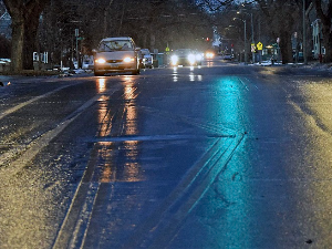 Ванредно стање у Северној Дакоти због ледене олује, 20.000 људи без струје