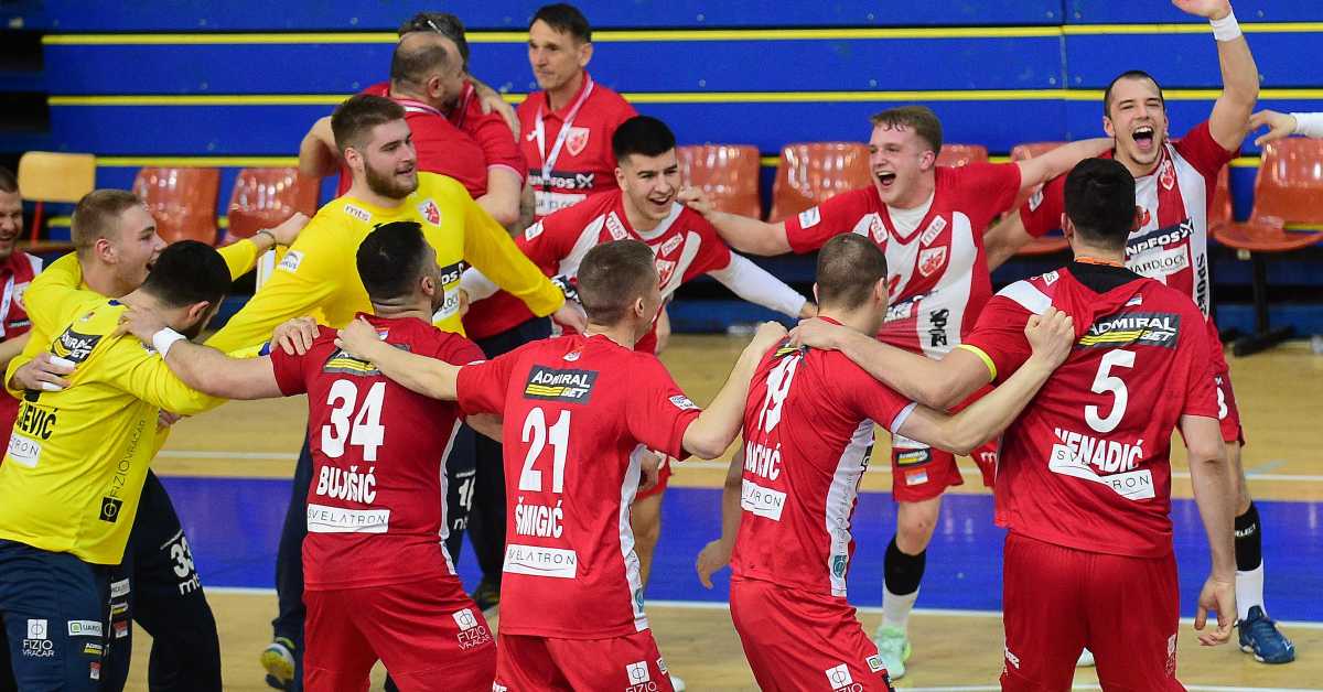 Звезда славила у рукометном "вечитом дербију" (Starsport / Dušan Milenković) Звезда славила у рукометном "вечитом дербију"