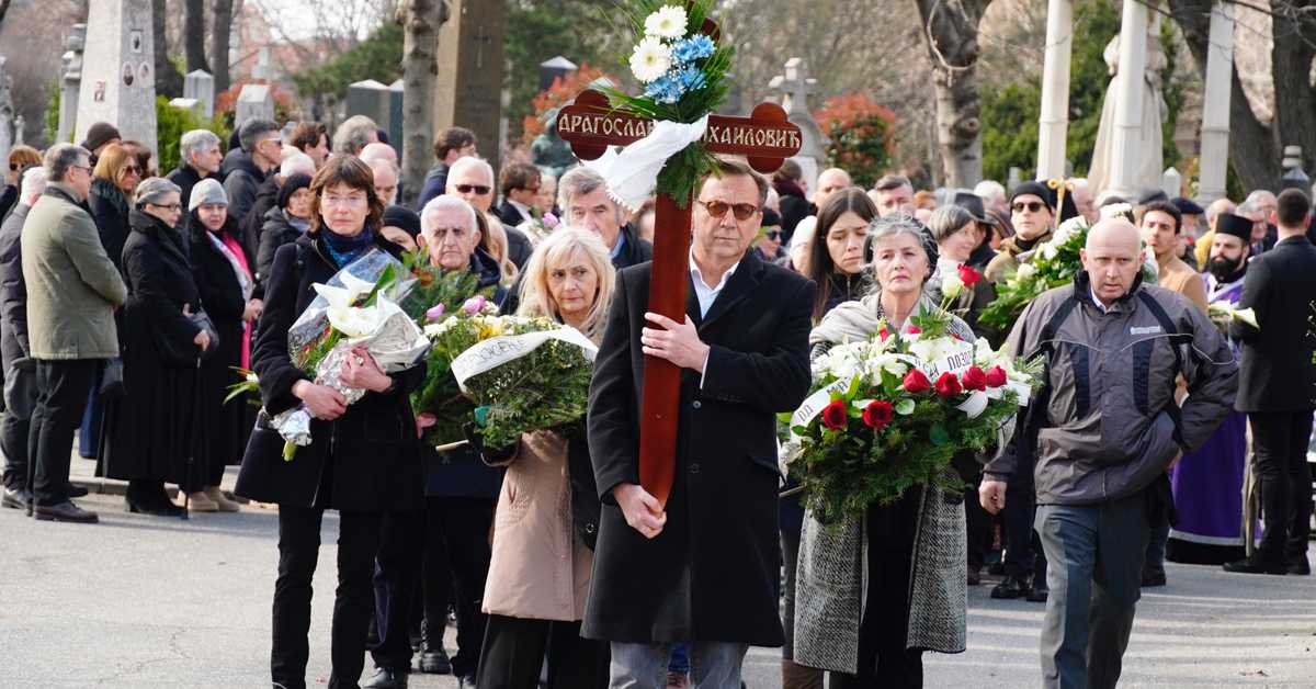 Сахрањен академик Драгослав Михаиловић (Фото: ТАНЈУГ / ВЛАДИМИР ШПОРЧИЋ) Сахрањен академик Драгослав Михаиловић