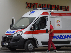 Хитној помоћи у Врању се јавило 18 особа са симптомима тровања храном