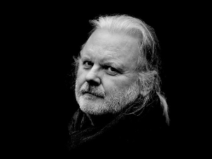 Јун Фосе: Друго име