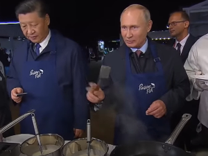 Кад Путин и Си Ђинпинг праве палачинке - филују их кавијаром