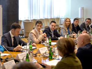 Брнабићева са ректорима универзитета о школаринама