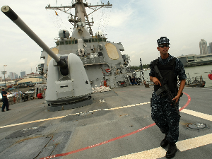 Кина испратила амерички разарач из Јужног кинеског мора, САД негирају инцидент