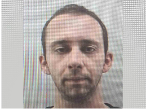 МУП трага за мушкарцем са Звездаре који је ћерку држао заточену