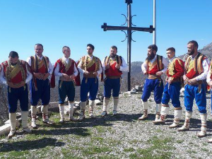 Квадратура круга: Песма нас је одржала