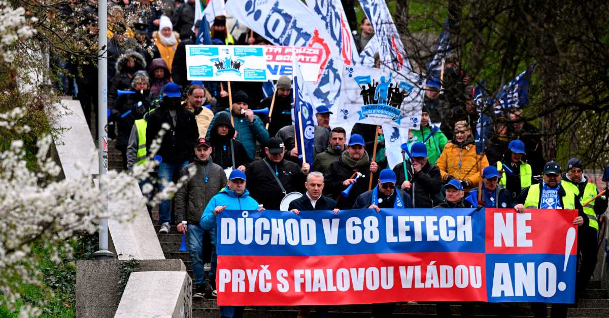 Чеси протестoвали због намере владе да повећа границу за пензионисање на 68 година (Фото: Танјуг / Michal Kamaryt) Чеси протестoвали због намере владе да повећа границу за пензионисање на 68 година