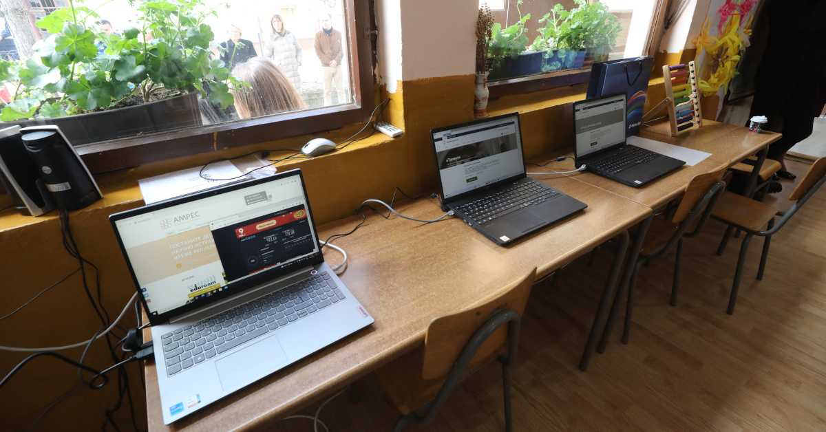 Два села у општини Блаце добила оптички интернет