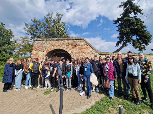 Ученици осмог разреда из Обилића и Вучитрна код вршњака у Новом Саду