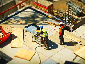 Весић: Имамо идеју да јефтине станове градимо и за младе парове, медицинске раднике, професоре