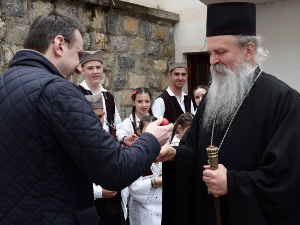 Петковић из манастира Драганац: Ускрс на распетом Косову значи победу живота