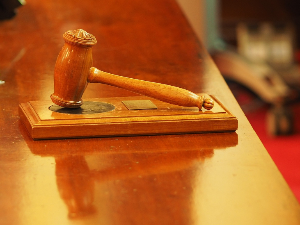 Бивши директор кинеске банке осуђен на условну смртну казну због корупције