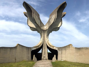 Мијатовић: Сећањем на жртве Јасеновца превазилазимо поделе и обезбеђујемо да се такви догађаји не понове  