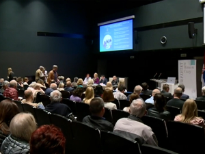 Јавна расправа о шест просветних закона - националне читанке радиће државни издавач