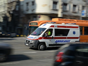 Трамвај искочио из шина и ударио у зграду на Дорћолу, има повређених