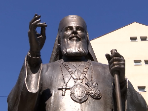 Откривен споменик патријарху Иринеју у Нишу