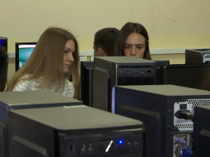 Борба за једнаке шансе – девојчице у ИТ сектору између стереотипа и талента