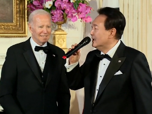 Кад јужнокорејски председник запева у Белој кући