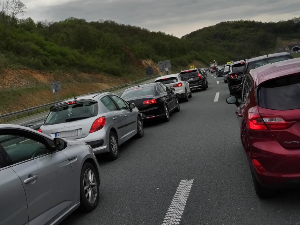 Празничне гужве на путевима широм Србије