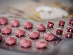 Црно тржиште дијететских суплемената – отров за пацове, цемент и пестициди у лажним лековима