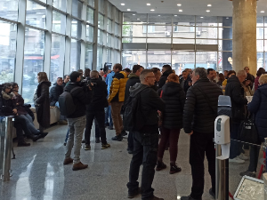 Протест синдиката у холу РТС-а