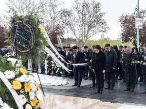 Чен Бо положила цвеће на месту погибије кинеских новинара у НАТО бомбардовању