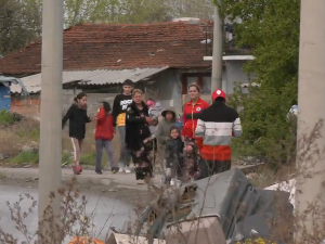 Тешко је бити Ром, још теже Ромкиња – живе у просеку 48 година, тек трећина заврши основну школу