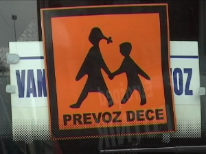 Полиција проверава да ли превозници поштују правилник о превозу деце