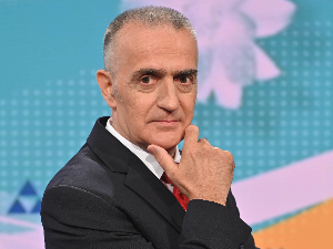 Поглед кроз кључаоницу: Дворске тајне