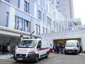 Повређени у две масовне пуцњаве у стабилном стању