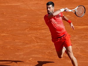 Не окрећи се, сине