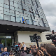Косовска застава на прозору зграде Општине Северна Митровица, Ерден Атић положио заклетву 