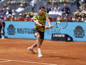 Алкараз прегазио Зверева за четвртфинале Мадрида, Медведев елиминисан