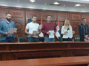 У Влади потписан споразум са пољопривредницима, повећане субвенције по хектару