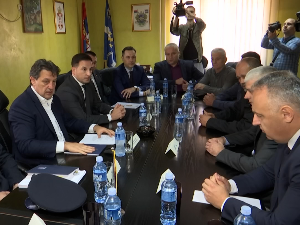 Гашић у Прибоју:  Поражавајуће је што је убиство младића починио припадник МУП-а