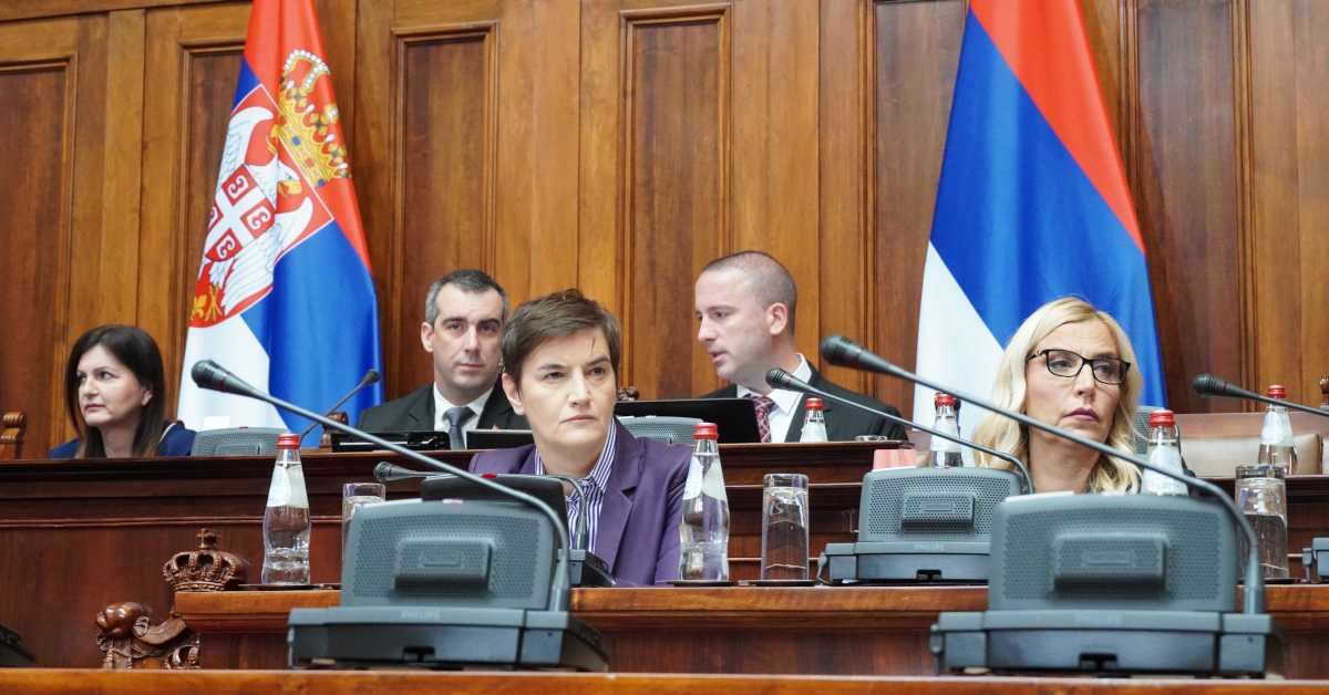 Скупштина Србије о безбедносној ситуацији; Брнабић: Не смета ми протест, сметају ми позиви на насиље