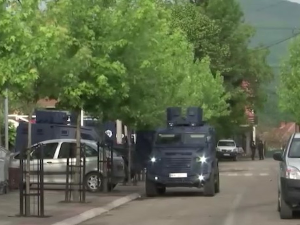 На северу КиМ мирно, зграде локалне самоуправе и даље под блокадом специјалних јединица