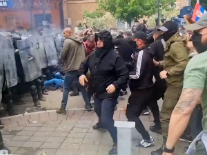 Кфор насилно разбија протест у Звечану, има повређених