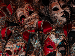 Радио драма: Кућа хиљаду маски, 1. део