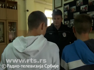 Повратак ђака у школске клупе