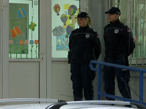 Полицајци у свим школама, појачане патроле и на јавним местима