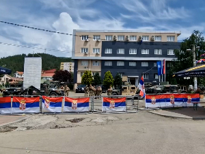 Срби и даље протестују на северу КиМ, Приштина одбија да испуни захтеве међународне заједнице