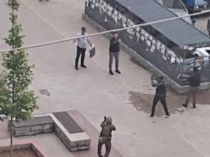 Ухапшен Србин у Косовској Митровици, оклопна возила полиције се повукла у јужни део града