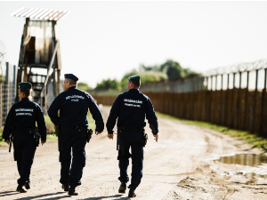 Мађарска, ухапшена двојица српских држављања због кријумчарења миграната
