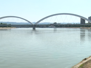 Излило се између 25 и 30 хиљада литара горива у Дунав код Челарева, Тужилаштво наложило узорковање воде