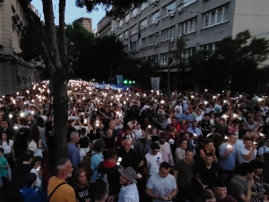 Одржан пети протест "Србија против насиља" у Београду, остављене поруке испред Председништва